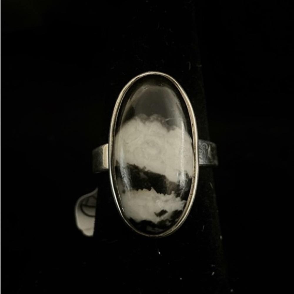 Elegant Black and White zebra‎ Jasper Oval Ring in Sterling silver